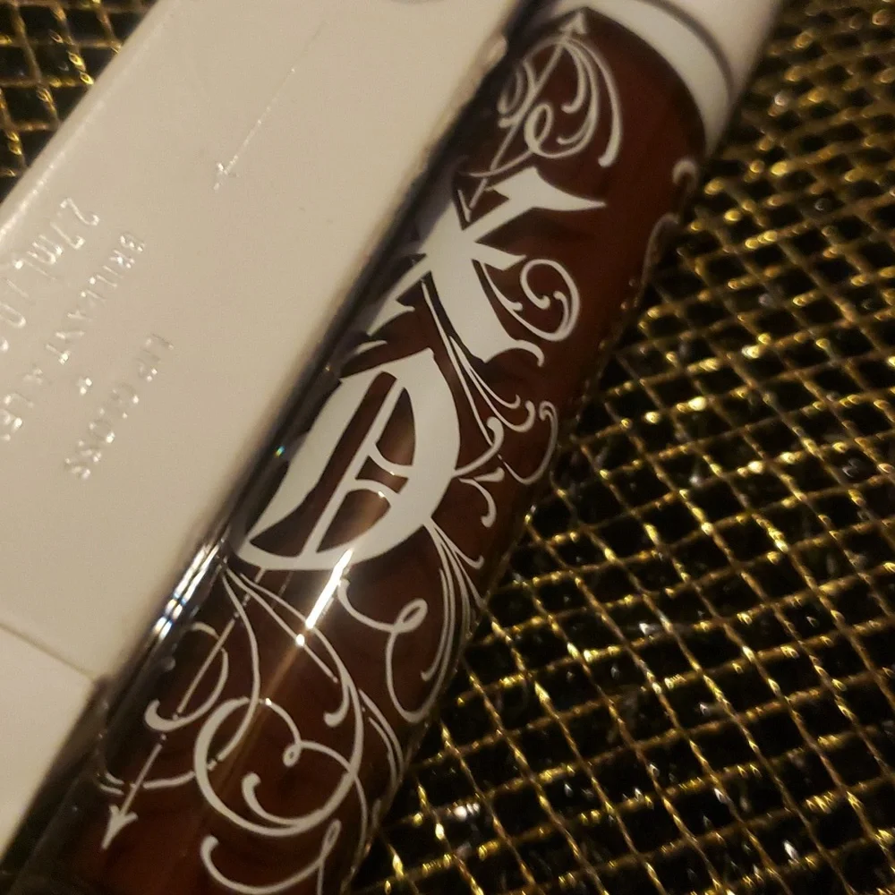 ❇️🧚‍♀️AZALEA Kat Von D DISCONTINUED XO Lip Gloss NWT